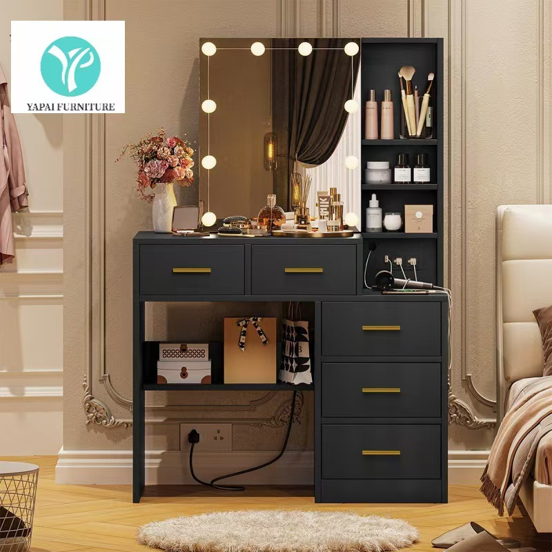 梳妆台