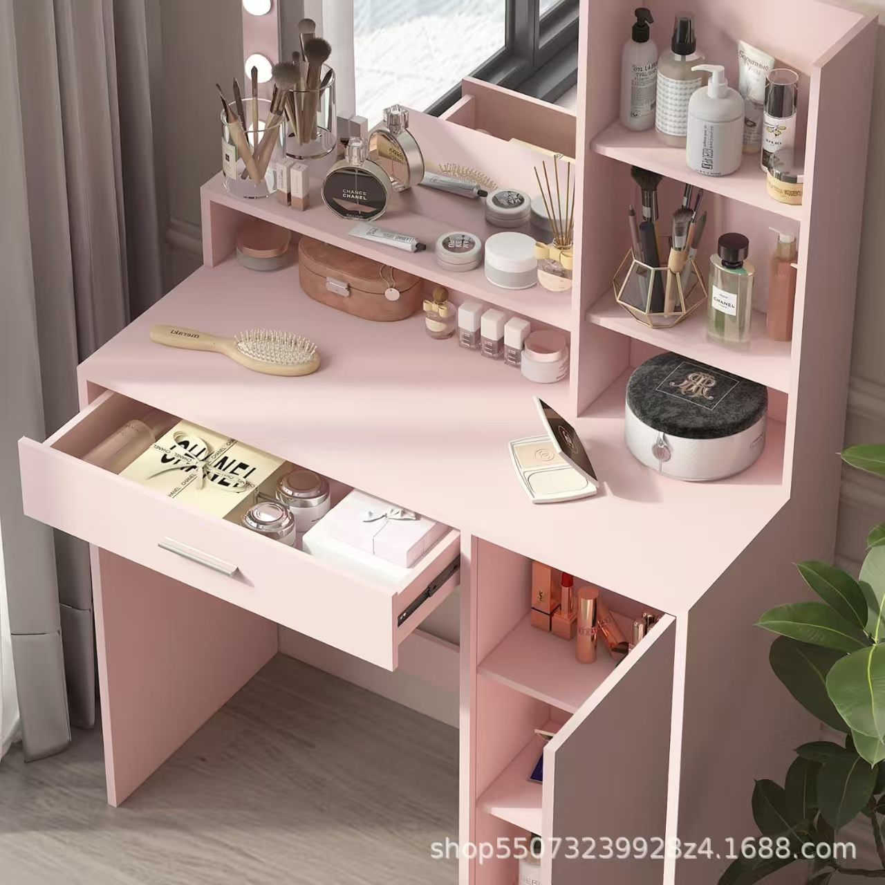 梳妆台